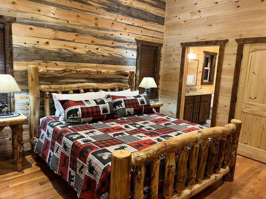 * * 4 Master Bedrooms, Views, Theater, Arcade, Evc Gatlinburg Exterior photo